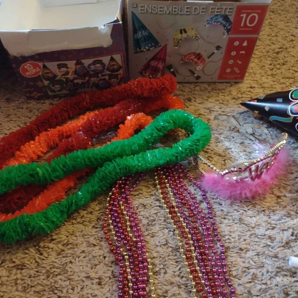 NEW huge lot of unused New Years Eve party supplies